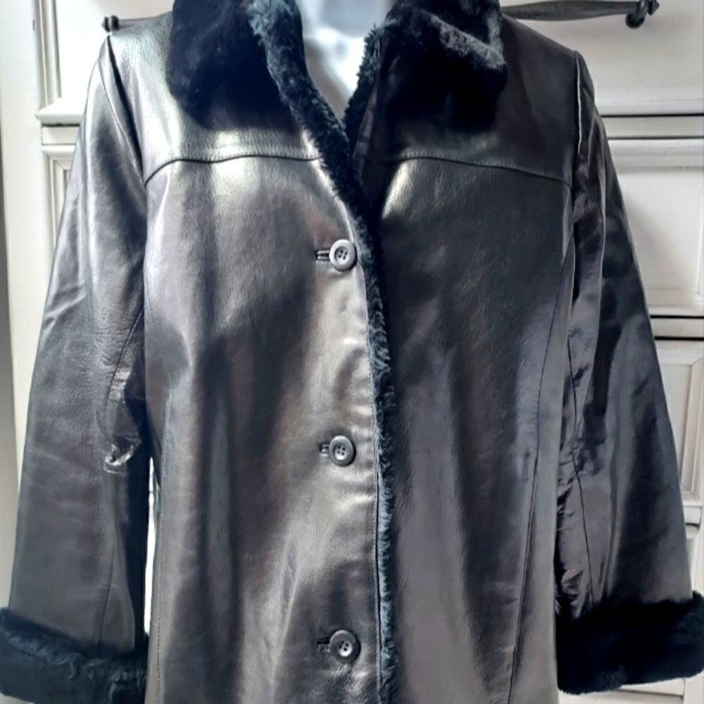 TOWER HILL COLLECTION WOMEN'S GENUINE LEATHER COAT